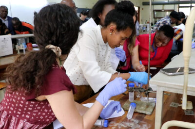 JUAMI Participants conducting a Lab Experiment